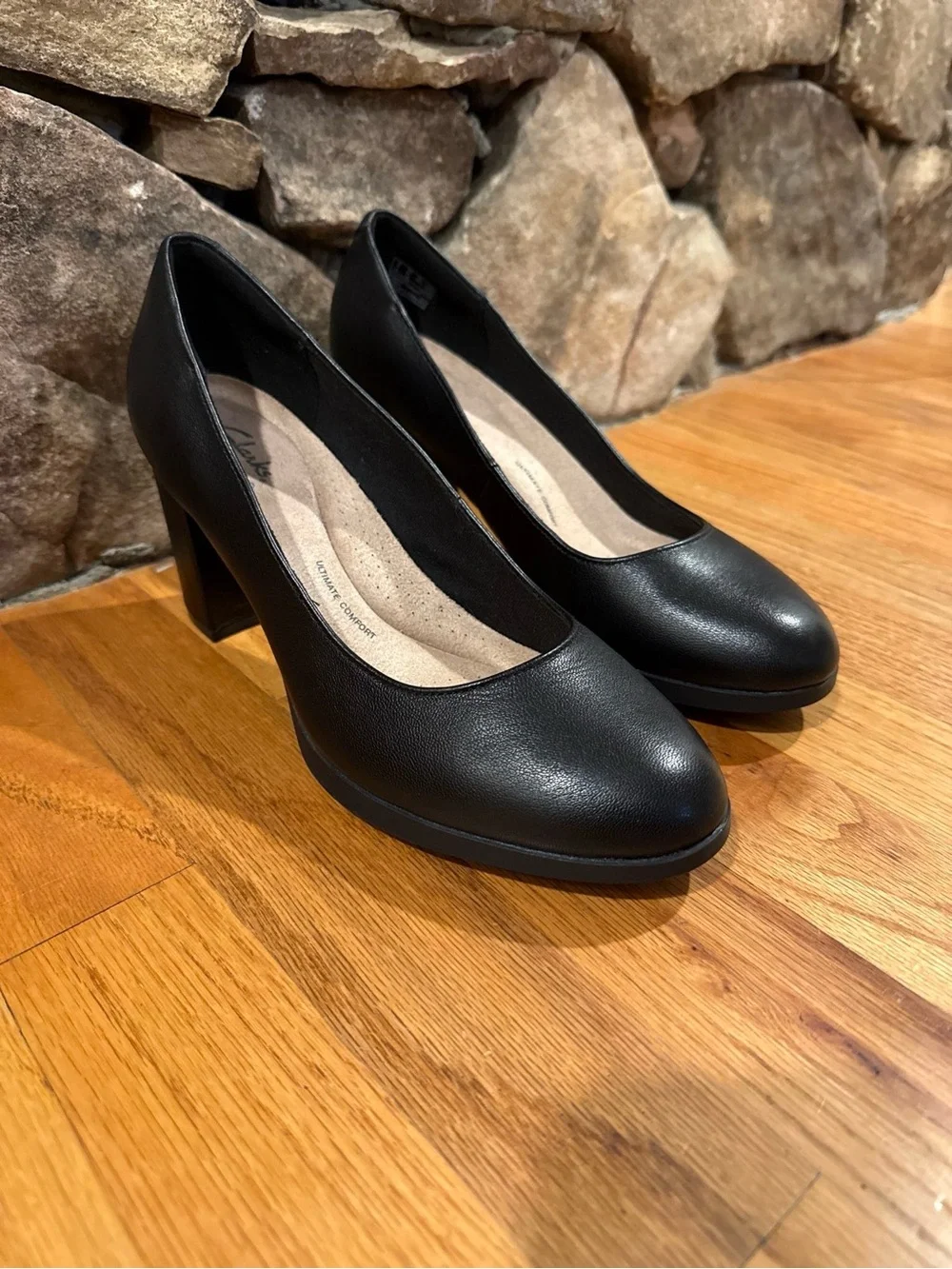 Clarks Collection Black Leather Block Heel Pumps Women's Comfort Dress Shoes - Picture 2 of 6